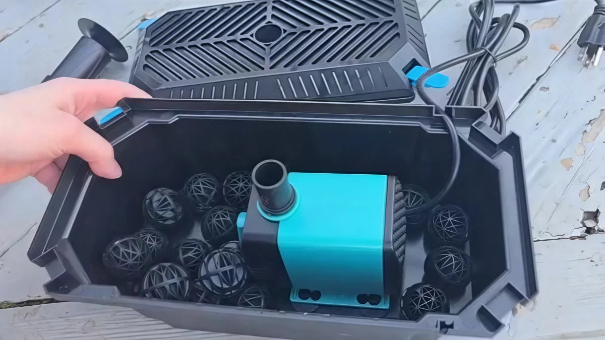 Choosing Between Submersible and External Pumps